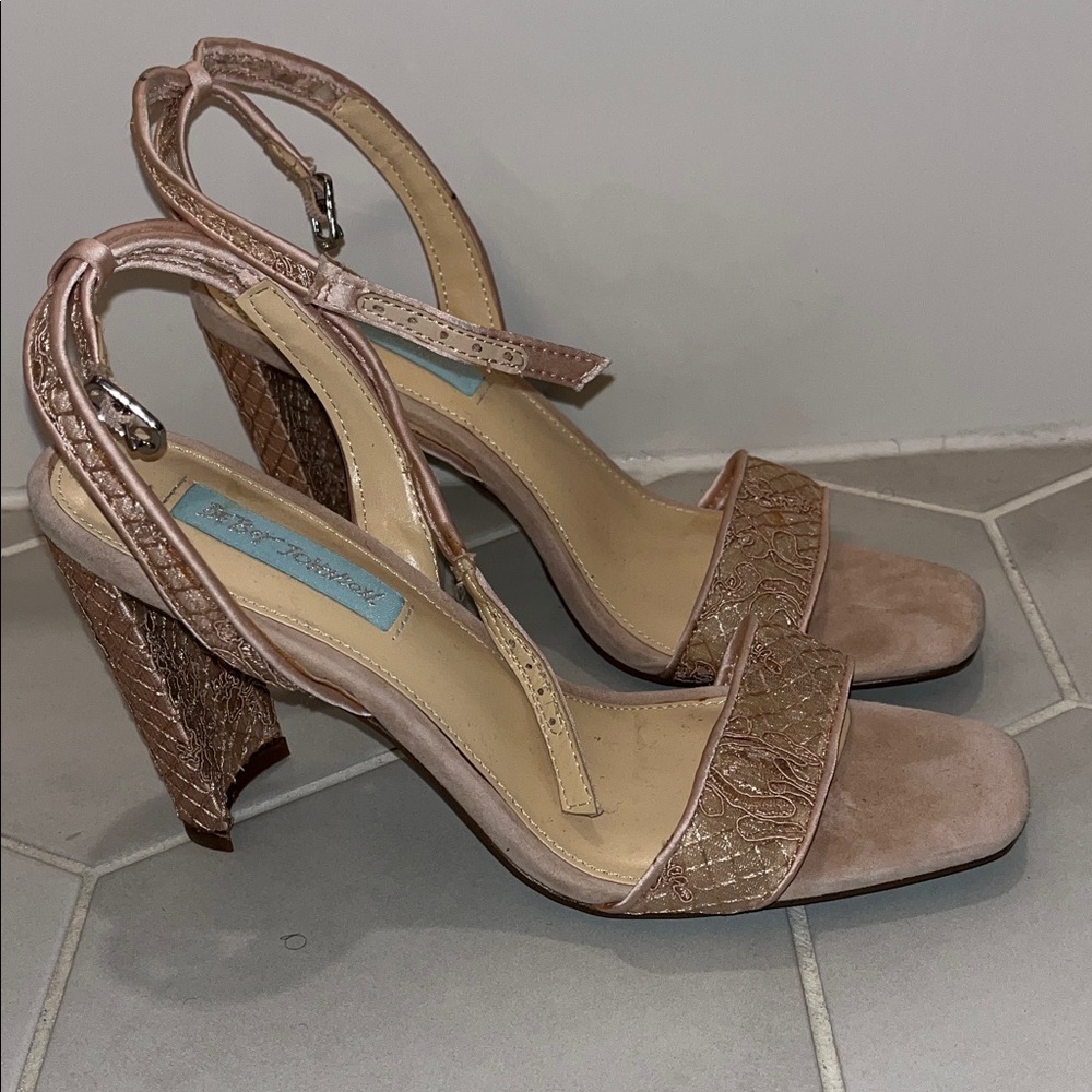 Betsy Johnson Rose Gold Textured Heels - Picture 2 of 6